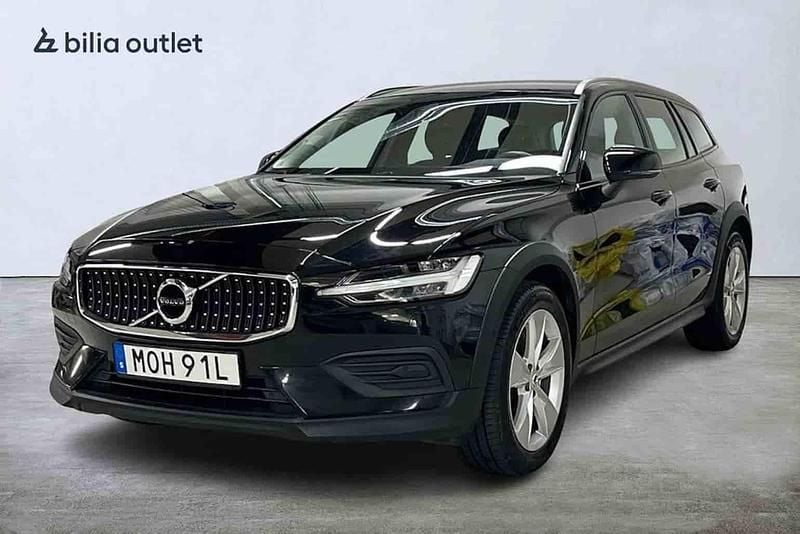 Svart Begagnad 2022 Volvo V60 CC Kombi | 259 900 kr (Marknadspris) - Bild 1/1
