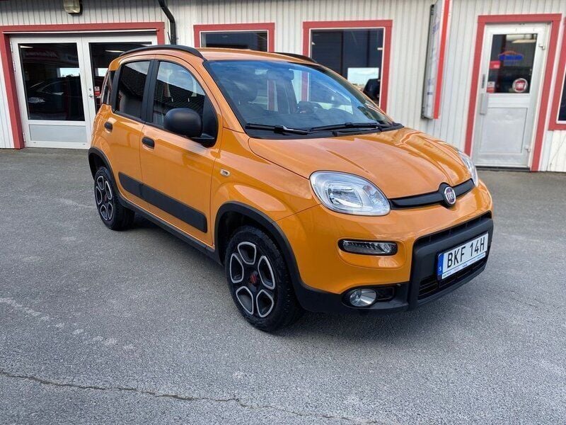 Orange Begagnad 2021 Fiat Panda Halvkombi | 129 900 kr - Bild 1/4
