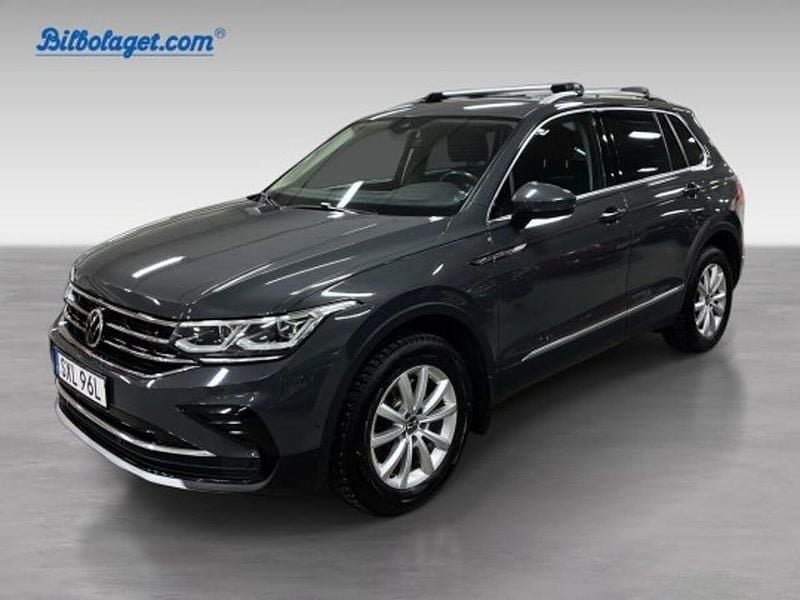 Grå Begagnad 2021 VW Tiguan SUV | 269 000 kr (Marknadspris) - Bild 1/4