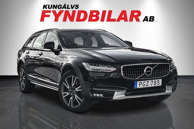 Svart Begagnad 2017 Volvo V90 CC Momentum Kombi | 204 900 kr (Marknadspris) - Bild 1/4