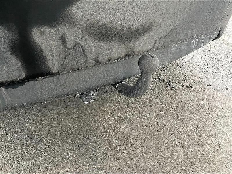 Begagnad Toyota Auris Edition 91 HK (66 kW) 2011 Svart Halvkombi