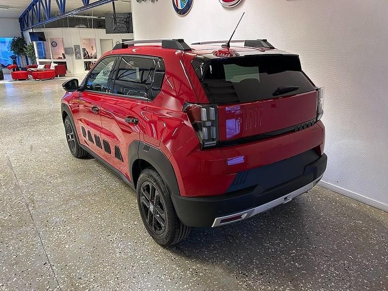 Ny Fiat Grande Panda 101 HK (74 kW) 2025 Röd Halvkombi