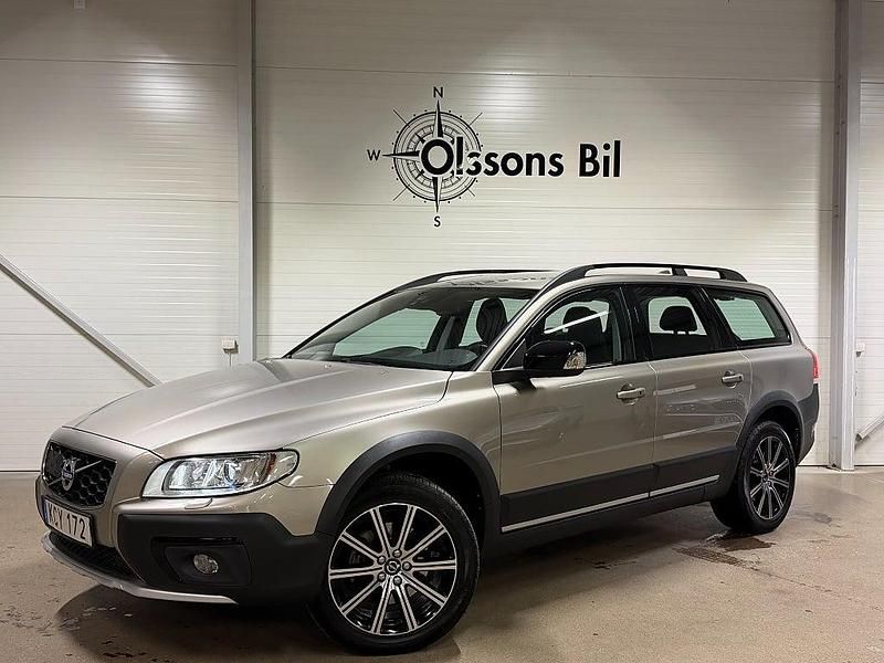 Silver Begagnad 2015 Volvo XC70 Standard Kombi | 239 900 kr (Dyr) - Bild 1/4