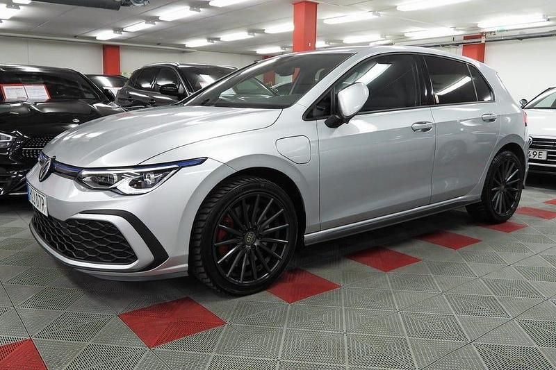 Begagnad VW Golf VIII GTE 245 HK (180 kW) 2020 Silver Halvkombi