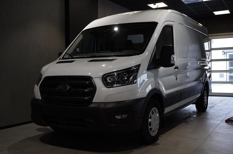 Vit Begagnad 2023 Ford Transit Trend Van | 449 875 kr (Marknadspris) - Bild 1/4