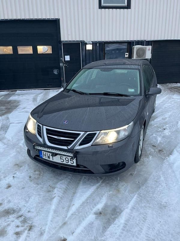 Begagnad 2009 Saab 9-3 Kombi | 45 000 kr (Marknadspris) - Bild 1/4