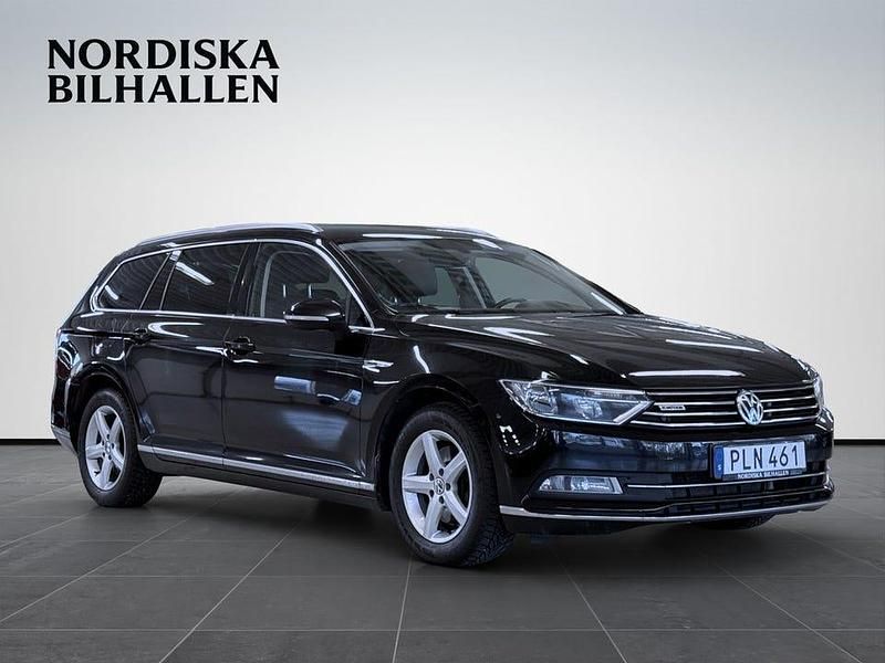 Svart Begagnad 2017 VW Passat GT Kombi | 169 795 kr (Marknadspris) - Bild 1/4