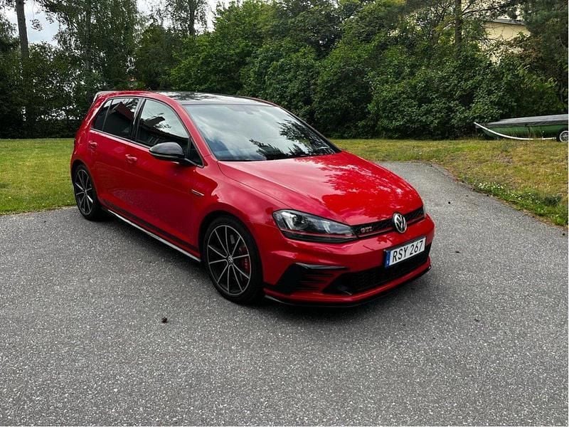 Begagnad 2017 VW Golf VII GTI Clubsport Halvkombi | 279 000 kr (Dyr) - Bild 1/4