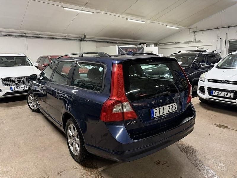 Begagnad Volvo V70 Kinetic 214 HK (157 kW) 2013 Blå Kombi