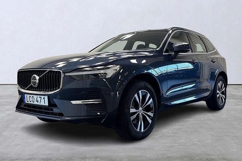 Mörkblå Begagnad 2021 Volvo XC60 Momentum SUV | 329 900 kr (Marknadspris) - Bild 1/4