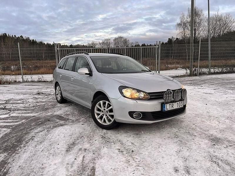 Silver Begagnad 2011 VW Golf VI Kombi | 33 900 kr (Marknadspris) - Bild 1/4