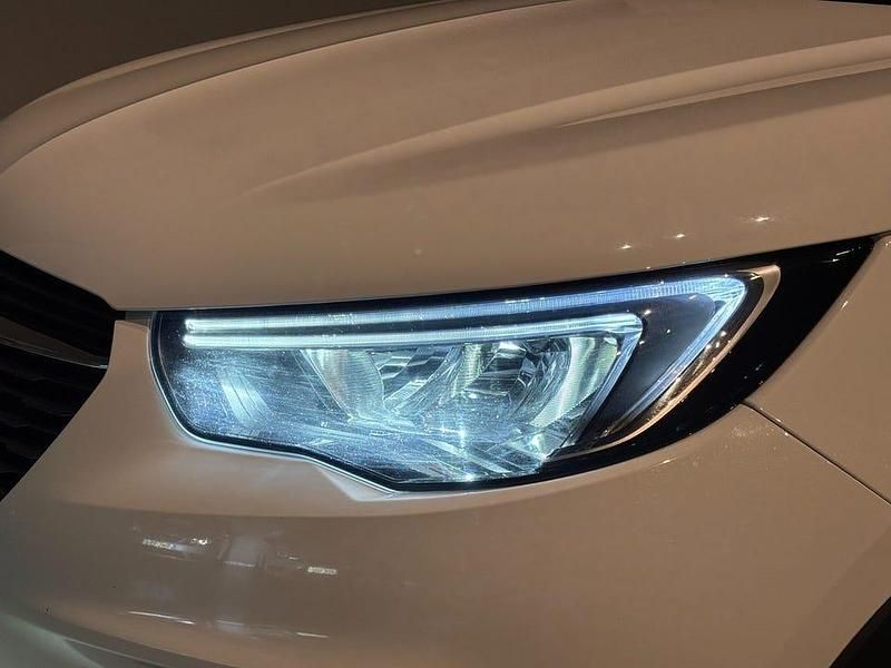 Begagnad Opel Grandland X Design Edition 131 HK (96 kW) 2020 Vit SUV