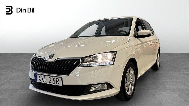 Vit (candy white) Begagnad 2020 Skoda Fabia Style Halvkombi | 149 900 kr (Marknadspris) - Bild 1/4