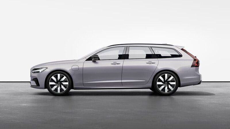 Silver Ny 2025 Volvo V90 Plus Kombi | 589 500 kr (Marknadspris) - Bild 1/4