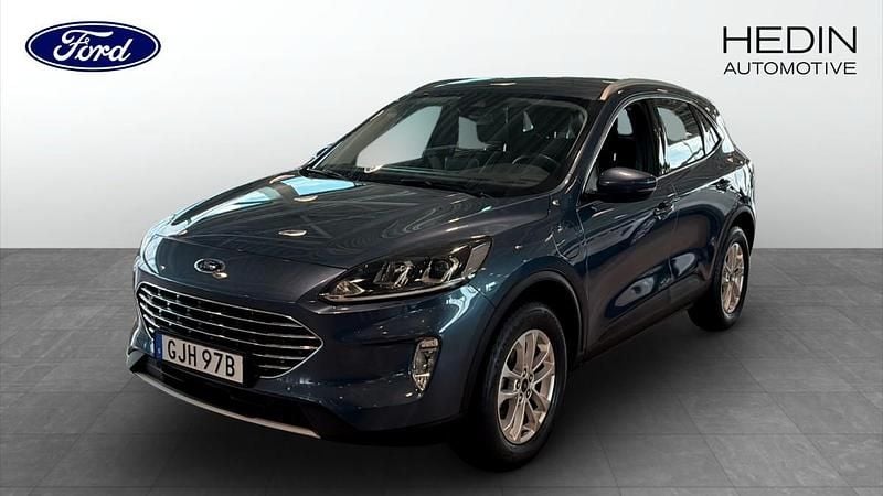 Blå (blue) Begagnad 2022 Ford Kuga Titanium SUV | 259 900 kr (Marknadspris) - Bild 1/4