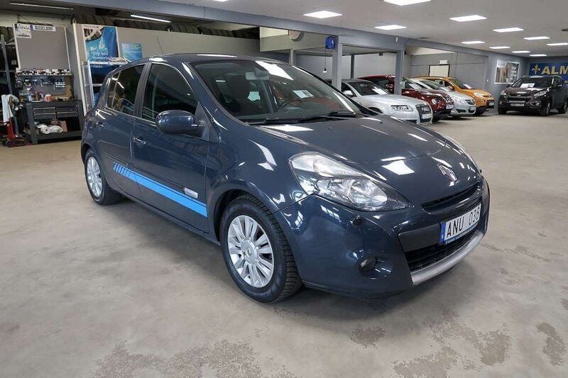 Blå Begagnad 2012 Renault Clio IV Halvkombi | 57 500 kr (Marknadspris) - Bild 1/4
