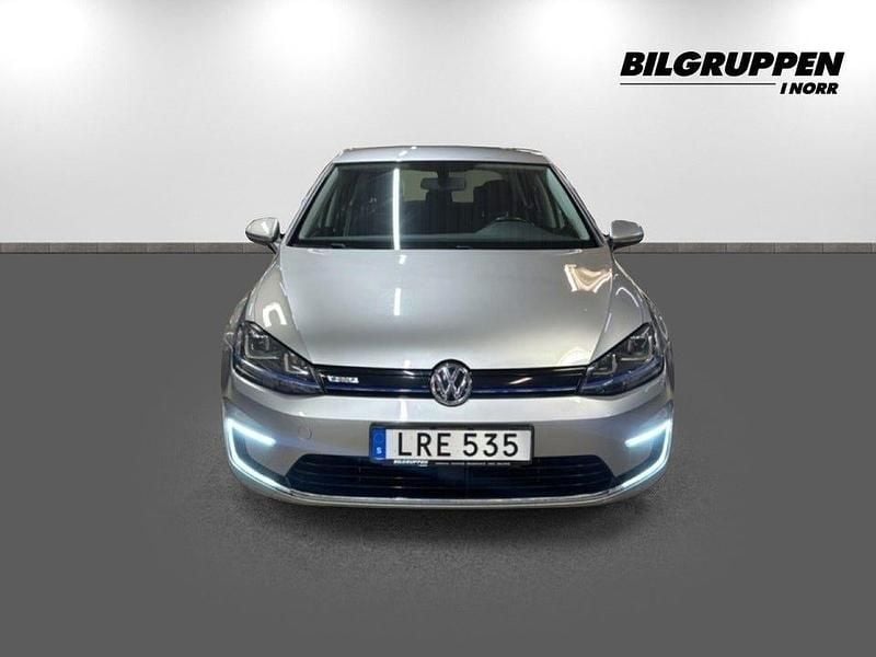 Begagnad VW e-Golf 85 kW (116 HK) 2015 Silver Halvkombi