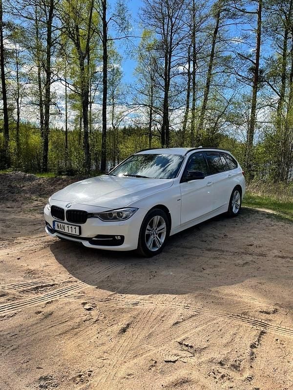 Begagnad 2013 BMW 320 | 115 000 kr (Bra pris) - Bild 1/4