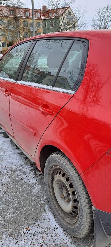 Begagnad VW Golf VI 140 HK (102 kW) 2008 Halvkombi