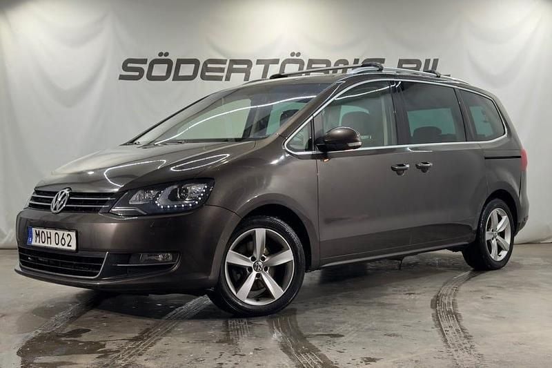 Brun Begagnad 2015 VW Sharan GT Minibuss | 119 900 kr (Superpris) - Bild 1/4