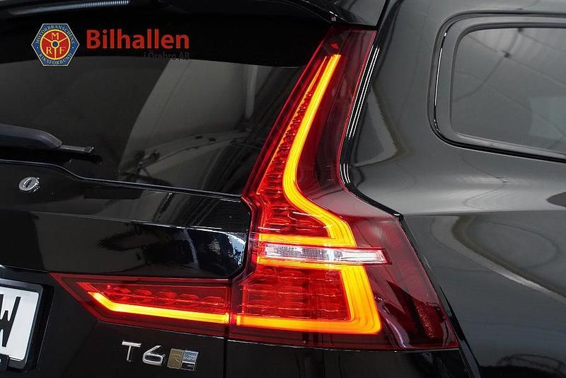 Begagnad Volvo V60 R-Design 253 HK (186 kW) 2020 Svart Kombi