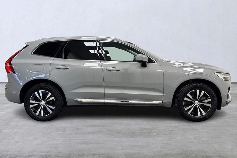 Begagnad Volvo XC60 Core 355 HK (261 kW) 2024 Grå SUV