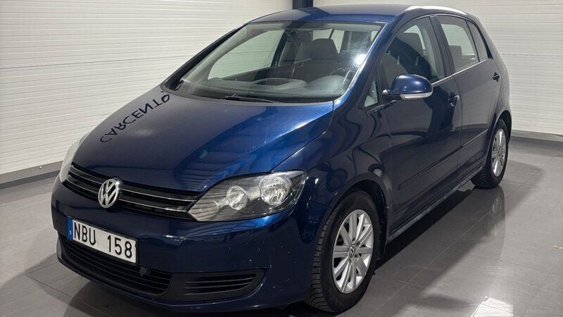 Mörkblå Begagnad 2012 VW Golf VII Halvkombi | 69 900 kr (Superpris) - Bild 1/4