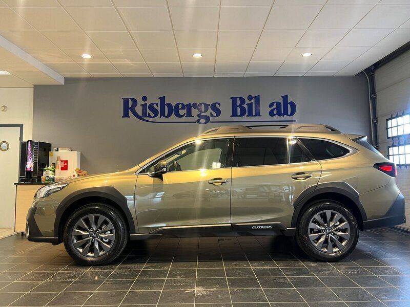 Grön Ny 2024 Subaru Outback SUV | 464 900 kr - Bild 1/4