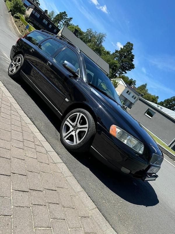 Begagnad 2006 Volvo V70 Kombi | 23 000 kr (Marknadspris) - Bild 1/4