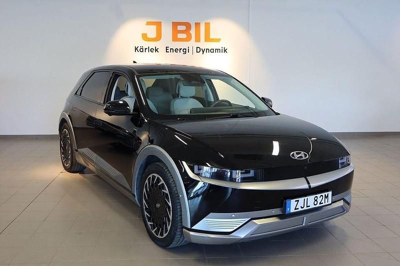 Svart Begagnad 2022 Hyundai Ioniq 6 Advanced Sedan | 314 900 kr (Marknadspris) - Bild 1/4
