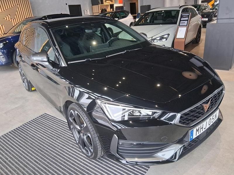 Begagnad Cupra Leon 2024 Svart