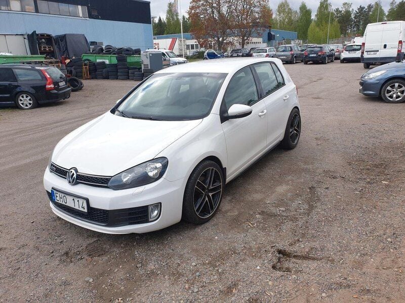 Begagnad VW Golf VI GTD 170 HK (125 kW) 2011 Vit Halvkombi