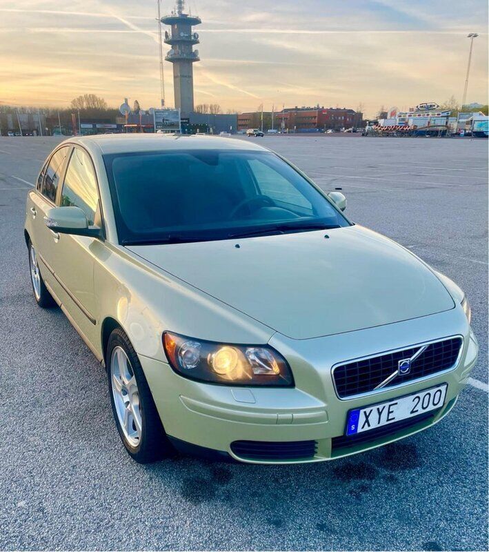 Grön Begagnad 2009 Volvo S40 Sedan | 34 000 kr (Marknadspris) - Bild 1/4