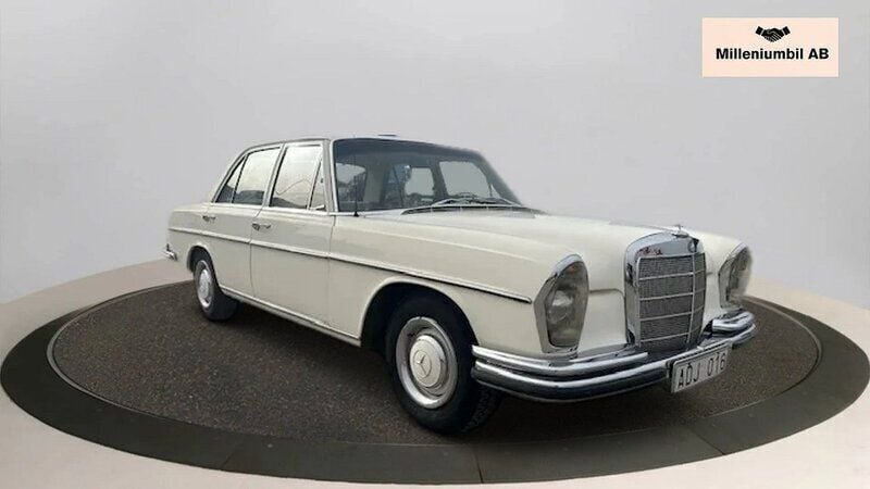 Vit Begagnad 1966 Mercedes W108 Sedan | 125 000 kr - Bild 1/4