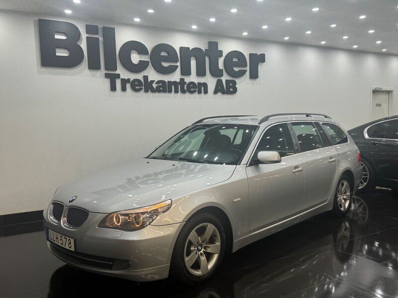 Ljusgrå Begagnad 2008 BMW 523 Kombi | 84 900 kr (Lite dyr) - Bild 1/4