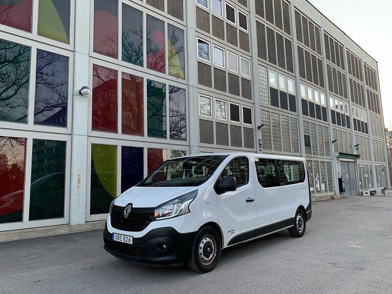 Vit Begagnad 2015 Renault Trafic Van | 179 900 kr - Bild 1/4