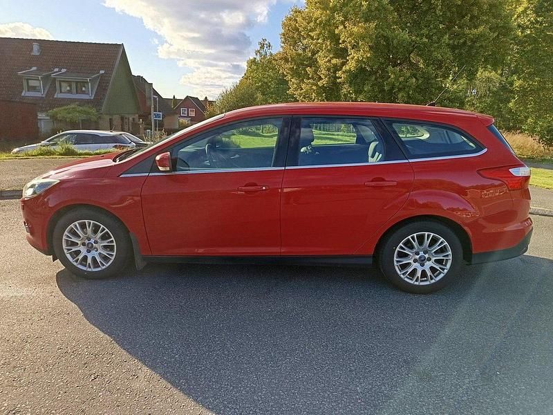 Röd Begagnad 2012 Ford Focus Kombi | 32 000 kr (Superpris) - Bild 1/4