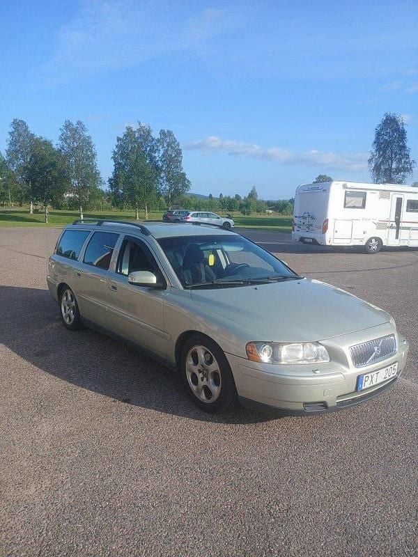 Brun Begagnad 2007 Volvo V70 Kinetic Kombi | 20 000 kr (Superpris) - Bild 1/4