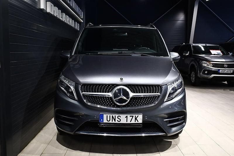 Begagnad Mercedes V250 Avantgarde 190 HK (139 kW) 2021 Grå Minibuss