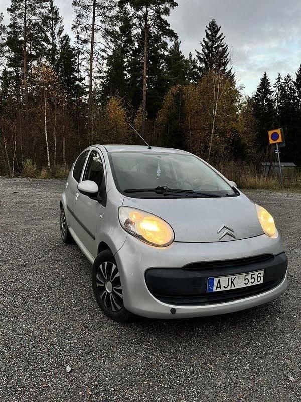 Silver Begagnad 2008 Citroën C1 Halvkombi | 20 000 kr (Bra pris) - Bild 1/4