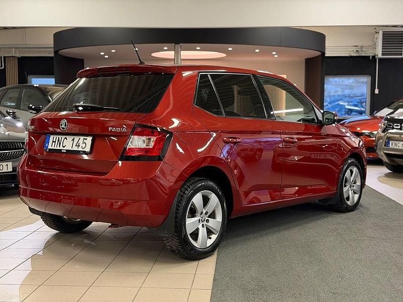 Begagnad Skoda Fabia Elegance 90 HK (66 kW) 2015 Röd Halvkombi