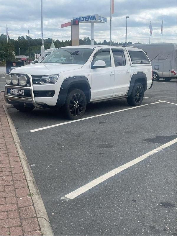 Vit Begagnad 2012 VW Amarok Highline Pickup | 110 000 kr (Marknadspris) - Bild 1/3