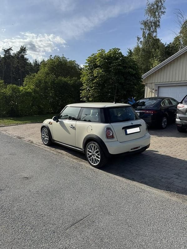 Begagnad Mini ONE 75 HK (55 kW) 2012 Halvkombi