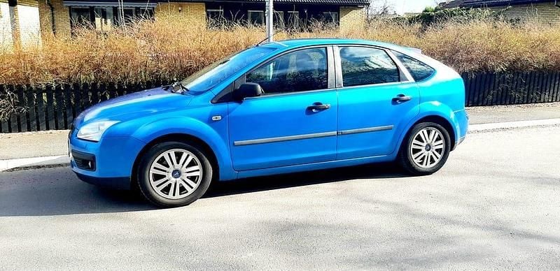 Begagnad 2007 Ford Focus Ghia Halvkombi | 20 000 kr (Superpris) - Bild 1/4