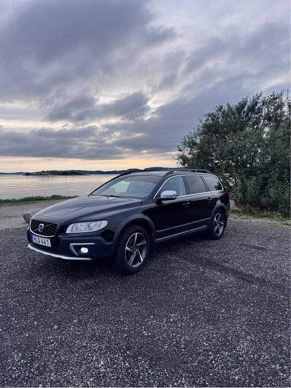 Svart Begagnad 2015 Volvo XC70 Momentum SUV | 105 000 kr (Bra pris) - Bild 1/4