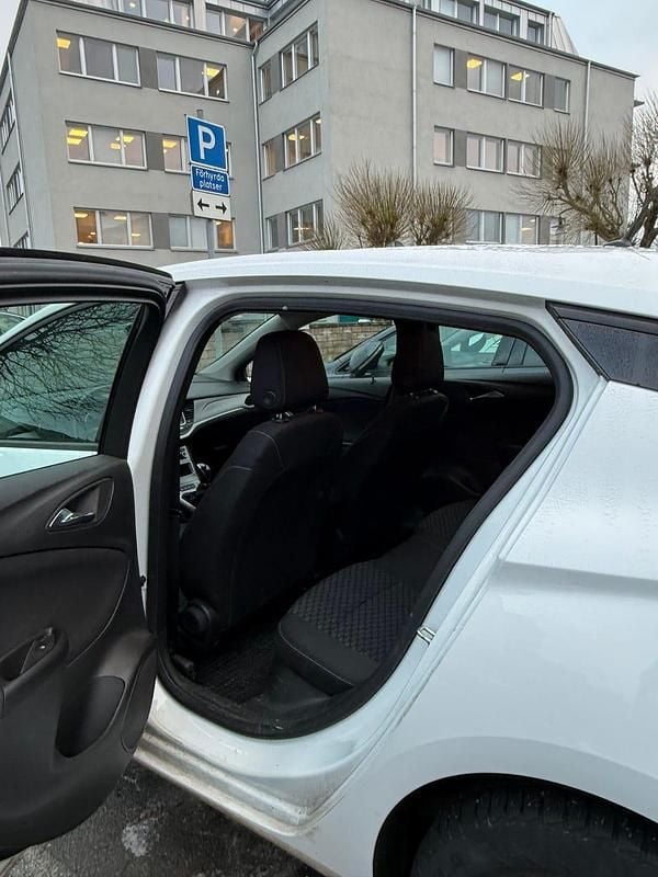 Begagnad Opel Astra 105 HK (77 kW) 2019