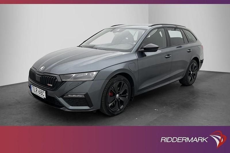 Grå Begagnad 2021 Skoda Octavia RS Kombi | 274 900 kr (Lite dyr) - Bild 1/4