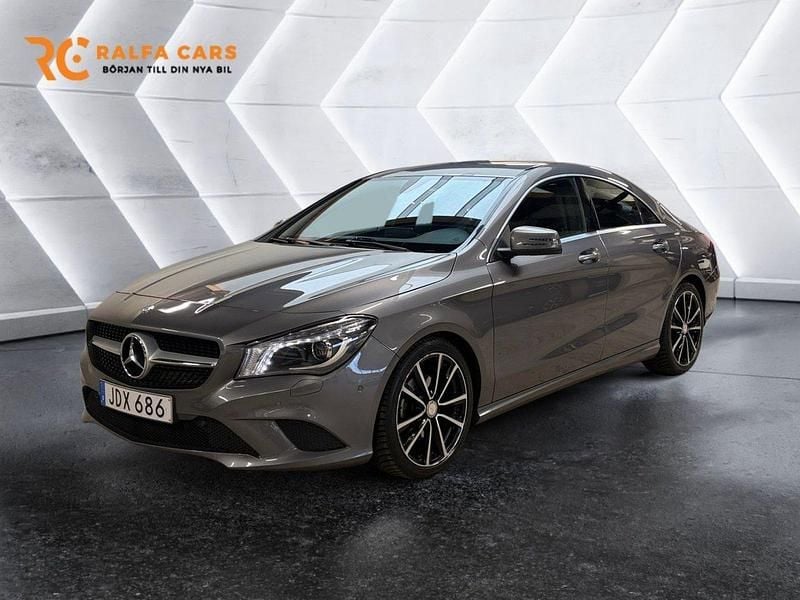 Mörkgrå Begagnad 2015 Mercedes CLA220 Edition Sedan | 208 900 kr (Bra pris) - Bild 1/3