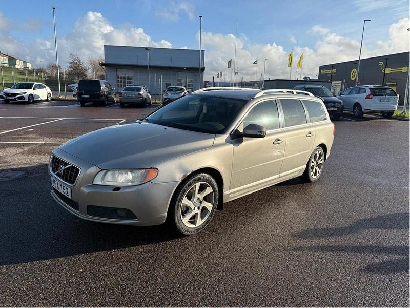 Brun Begagnad 2009 Volvo V70 Summum Kombi | 25 000 kr (Superpris) - Bild 1/4