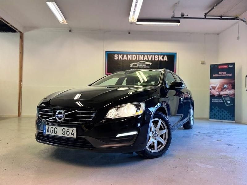 Svart Begagnad 2014 Volvo V60 Momentum Kombi | 84 900 kr (Bra pris) - Bild 1/4